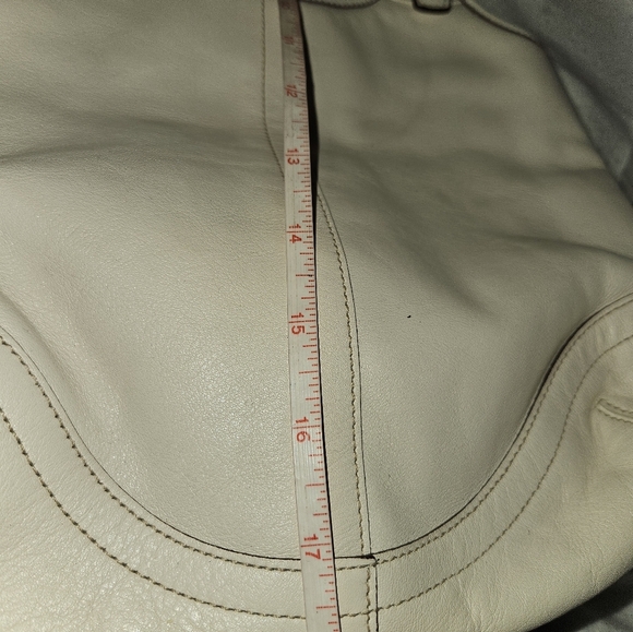 Coach Womans Vintage White Hobo Bag - Picture 8 of 15